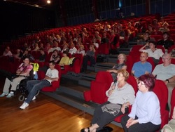 La publiko en Fontano, malferme al la Rodanalpa kongreso (fotis Nikolaj Dimitrov)